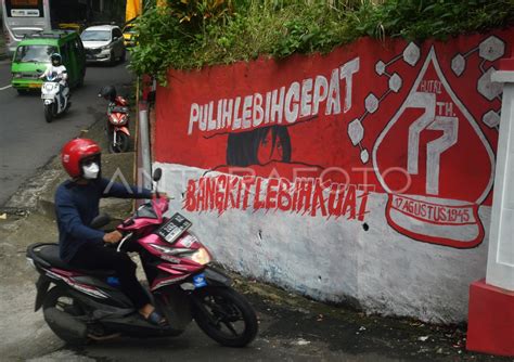 MURAL SAMBUT HUT KEMERDEKAAN RI ANTARA Foto