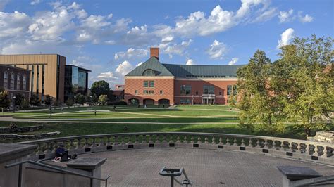 nice view of engineering quad from EH : r/UIUC