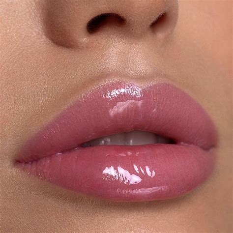 Beautiful Lips In Nude Lip Gloss Beauty Hacks Lips Lips