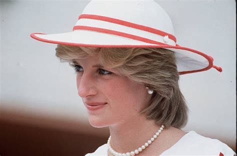 Lady Di a 25 años de su muerte Estos son sus looks más recordados