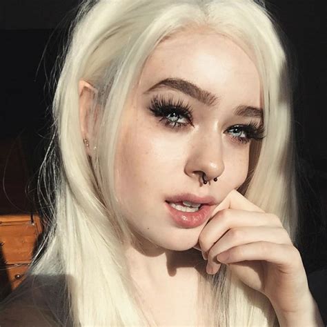 Blonde Beauty LaceFront Wig Wig Inches Synthetic Lace Front Wigs Lace Front Wigs Wigs