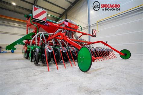 AQUILA Disc Compact Pneumatyczny siewnik zbożowy AGRO MASZ SPECAGRO