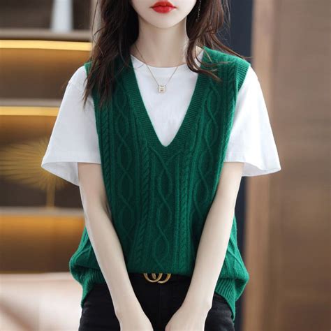 Stylish Solid Color V Neck Knitted Sleeveless Vest Sweater Female Clothing 2022 Autumn New Loose