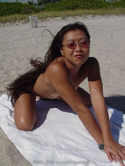 Voluptuous Japanese Milf Naughty Nude Shot On Beach Amateur Couple
