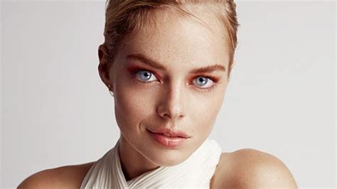 Samara Weaving Models This Seasons Must Try Makeup Trends