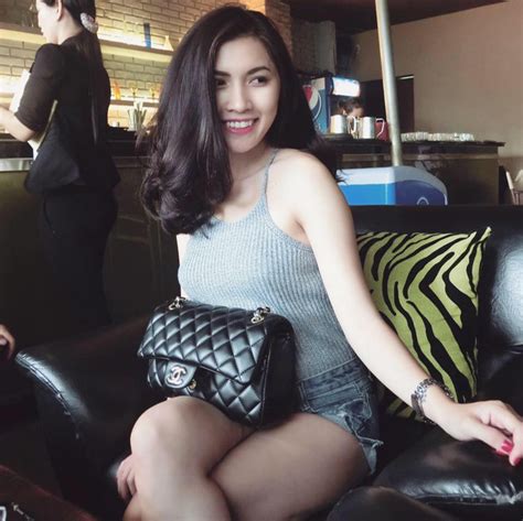 Mẫu nude 9x và những chuyện chơi bẩn ít biết trong nghề