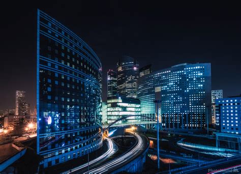 Image of Curved skyscraper west of La Defense | 1006278