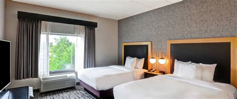 Baton Rouge Hotels - Hotels near LSU - DoubleTree Baton Rouge