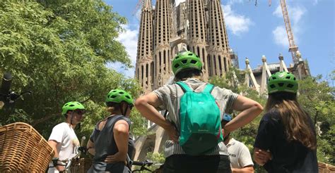 Barcellona tour in bicicletta di 2 5 ore sulle tracce di Gaudí