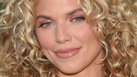 Annalynne Mccord Dishes On Lifetimes Latest Holiday Movie Dancing