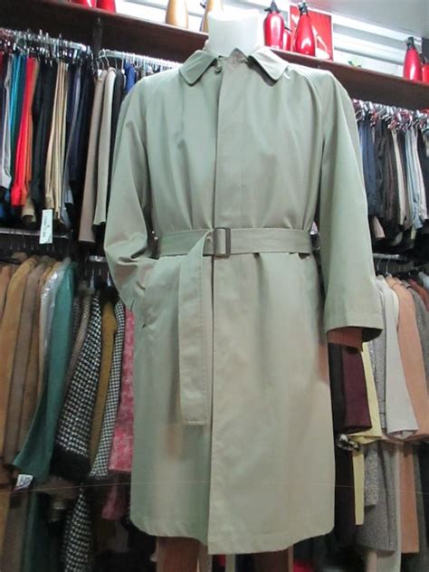 Early 80s Beige Raincoat Europa Loose Fitting Belt Pl Gem