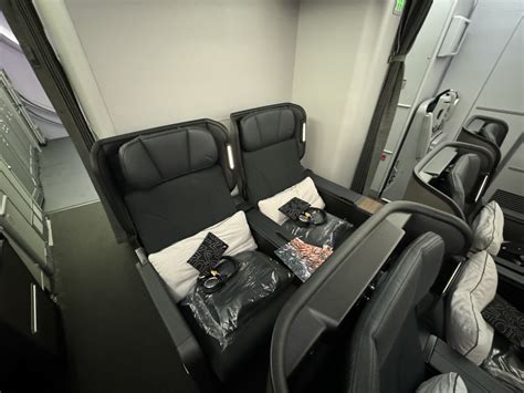 Review: Qantas A380 Premium Economy (SIN-LHR) - The Alviator 