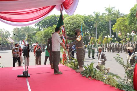 Wali Kota Surabaya Sambut Kirab Bendera Pataka Jer Basuki Mawa Beya