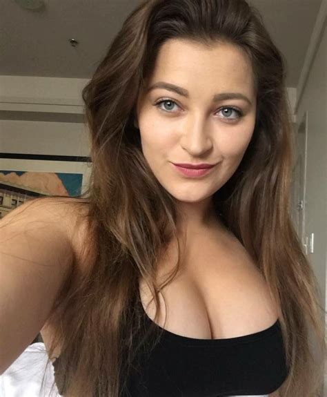 Pin By Milly Romano On Dani Daniels X 9 Brunette Beauty Model Beauty