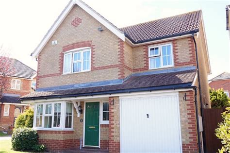 4 Bedroom Detached House For Sale In Homefield Drive Rainham