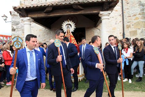 Fervor Por La Virgen Del Bustar El Norte De Castilla