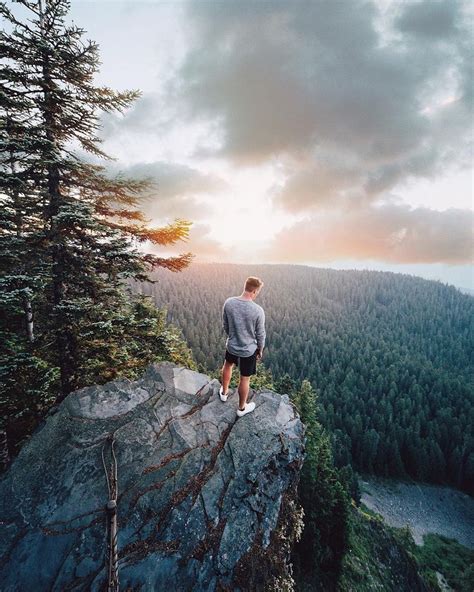 😍 Pacific Northwest hiking 😍 . . . 🌎: Larch Mountain, OR 📷: @snickersv ...