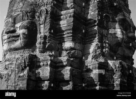 El Bayon Es Un Templo De Angkor Thom Angkor Siem Reap Camboya Su