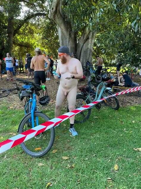 Small Penis Naked Stocky Guy Chats To Crowd ThisVid