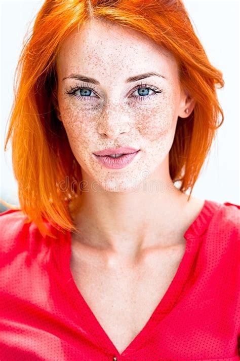 Red Hair Freckles Women With Freckles Redheads Freckles Beautiful