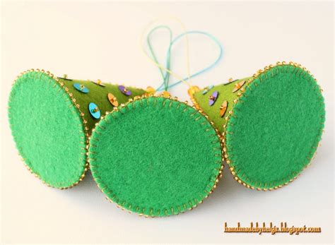 Handmade by Helga: Felt Christmas tree ornaments
