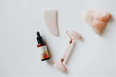 How To Use Gua Sha Tools On Your Face