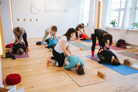 Starte Deine Yogalehrer Ausbildung Yoga Ma Embody Your Spirit