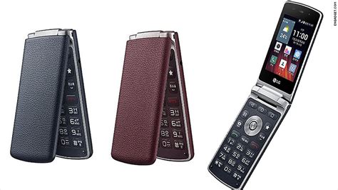 LG unveils a 'smart' new flip phone