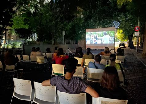 Cine Al Aire Libre La Ciudad De Buenos Aires Propone Seis Ciclos Diferentes Para Disfrutar En