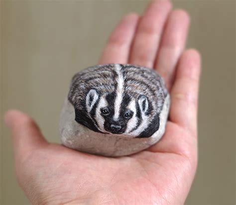 Stone Paintings Transform Rocks into Adorable Animals