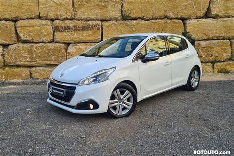 Peugeot 208 de 2017 Usado à venda em Rotauto