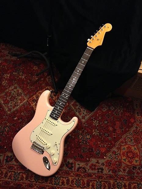 Fender Classic 60s Stratocaster 2000 Shell Pink Reverb