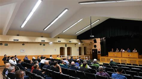 Fotos De La Asamblea De Los Trabajadores Del Bus Urbano De Zaragoza