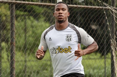 Clube Paulista Anuncia A Contrata O Do Atacante Ribamar Ex Botafogo E