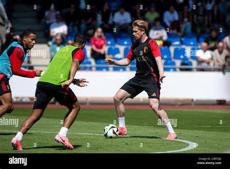 Kevin De Bruyne Belgien Am Ball Ger Belgium Bel Public