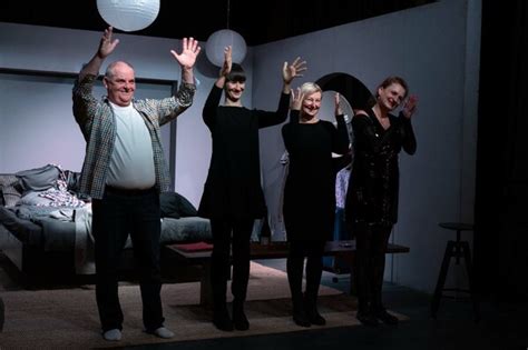 Divadlo Nov Sc Na Bratislava Kom Dia Sex Pre Pokro Il Ch Pre Nepo Uj Cich Div Kov