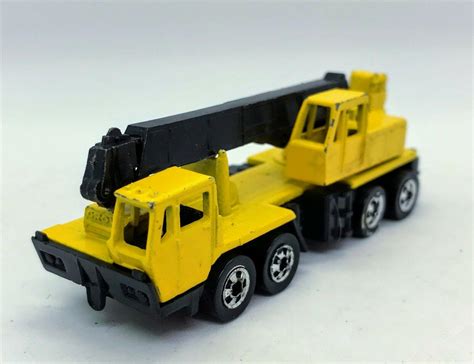 Mattel Hot Wheels Construction Crane Yellow X Malaysia Vgc