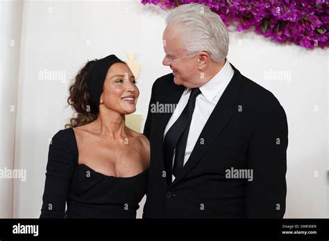 Reed Morano Left And Tim Robbins Arrive At The Oscars On Sunday