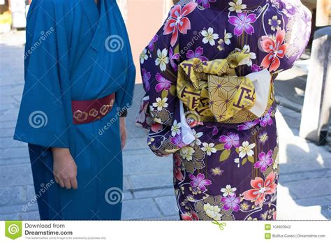 Pares Para El Amor En Los Kimonos Japoneses Tradicionales Para El