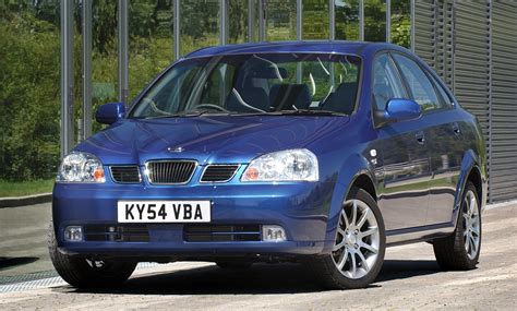 Daewoo Nubira Saloon Review (2003 - 2005) | Parkers
