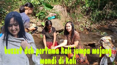 Neng Deti Mandi Di Kali Woow Indah Banget Cenghar Mata Ini Youtube