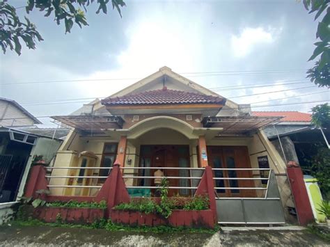 Dijual Rumah Full Kayu Jati Perum Kelun Kartoharjo Kota Madiun