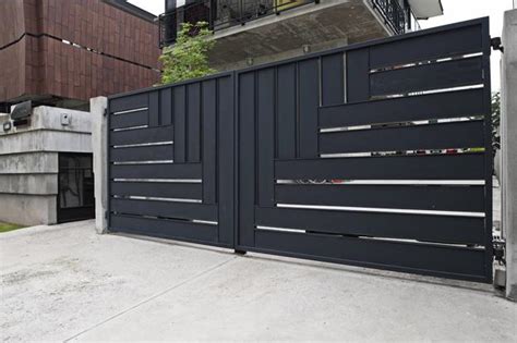 Contemporary Driveway Gates Featuring Geometric Patterns Modern Metal