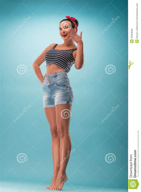 Belle Fille Avec Le Joli Sourire Dans Le Type De Pin Up Photo Stock