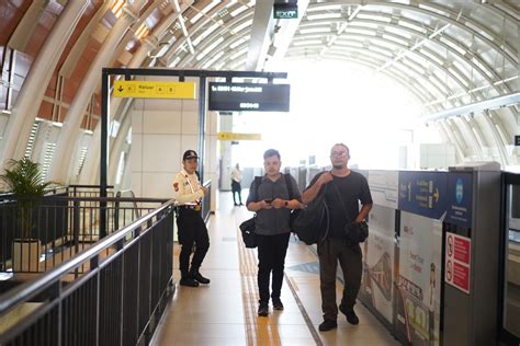 LRT Jabodebek Beroperasi Hingga Jam 11 Malam Cek Jadwal Terbarunya