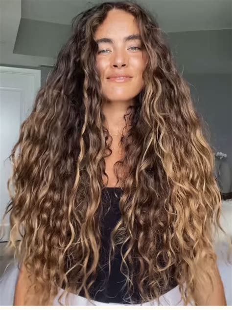 Colored Curly Hair Long Curly Hair Wavy Hair Dyed Hair Highlights