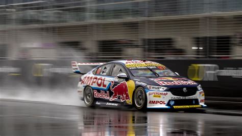 Crowd Laps Up Supercar Action At The Bend The Advertiser