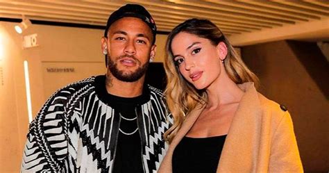 Neymar Y La Ex De Maluma Desbordan Sensualidad Posando Juntos En La