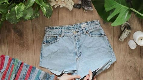 Check Out This Stunning DIY Denim Shorts Makeover | Upstyle