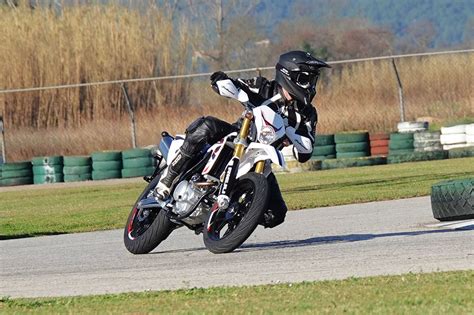 Motorrad Vergleich Aprilia Sx Vs Rieju Marathon Sm Pro